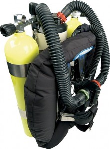 再呼吸器型潜水器